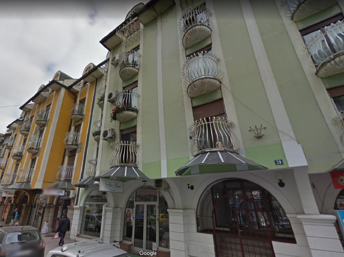 Black & Yellow Centrally Located Studio Novi Sad Exterior foto